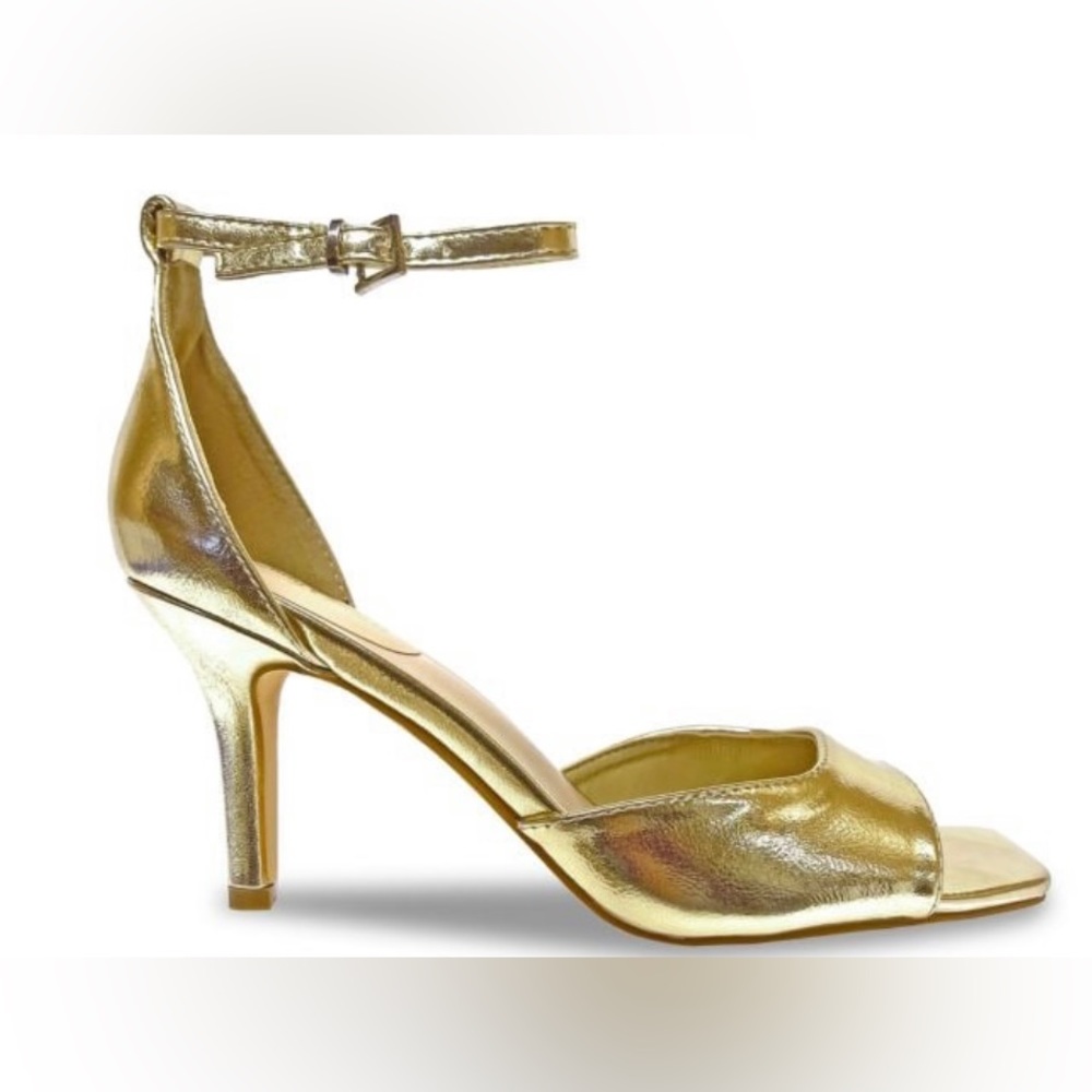 Gorgeous, Closet staple! Only pair of shoes you can wear w everything!